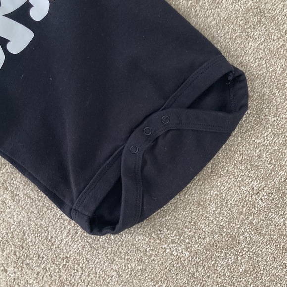 🐻 3/$30 Baby bear onesie - Picture 4 of 4